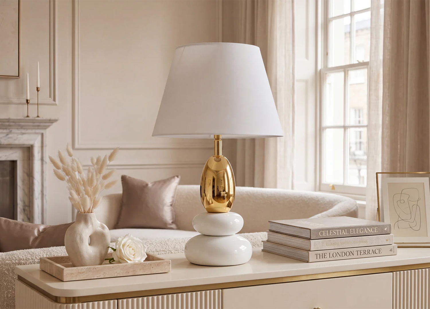 Lampe à poser AURÉA blanc et or avec abat-jour rond en tissu blanc