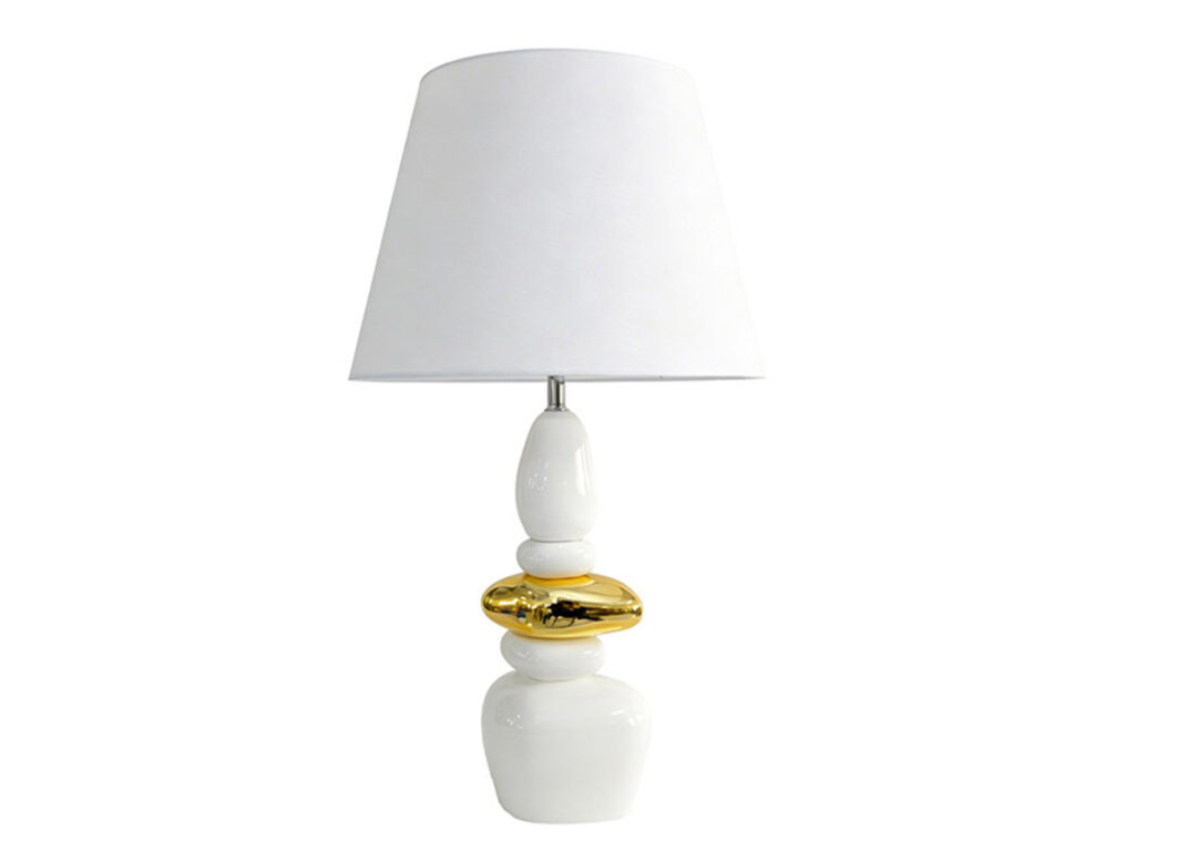 Lampe à poser AURÉA blanc et or avec abat-jour blanc sur fond clair