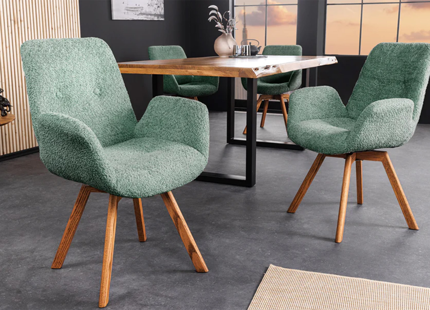 Chaise pivotante LIORA en tissu bouclé vert menthe avec pieds en chêne naturel