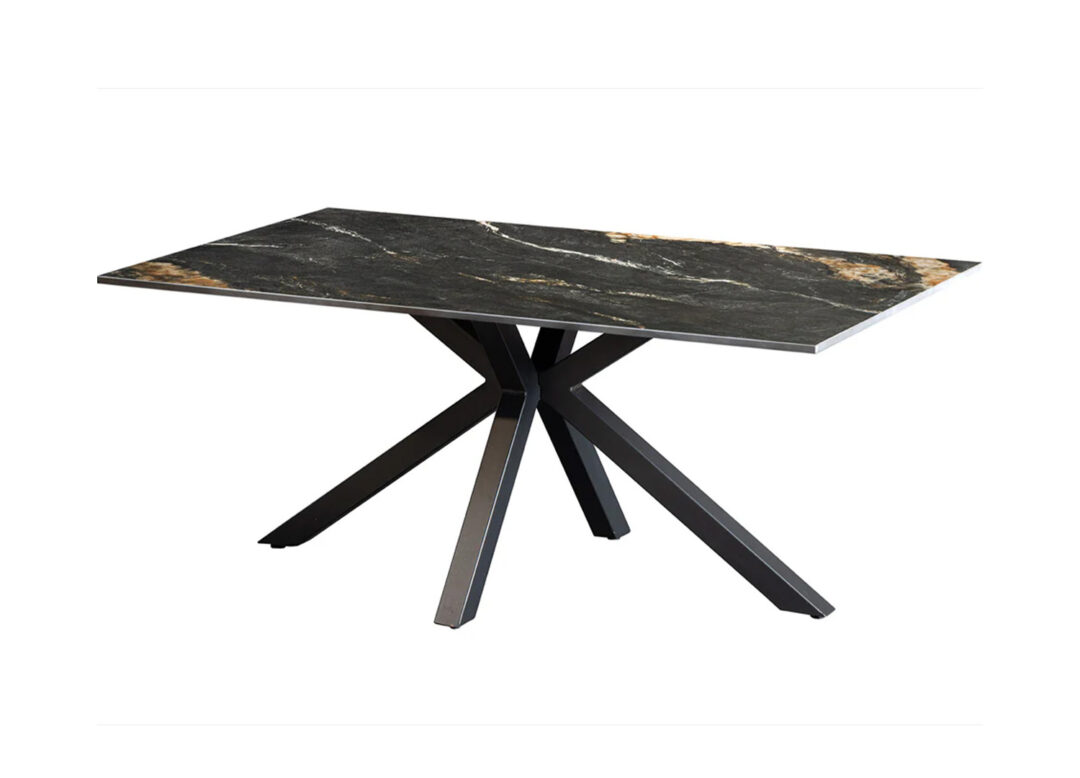 Table basse KAVEN 100 cm en céramique noir, or et sable avec piètement étoile noir sur fond blanc