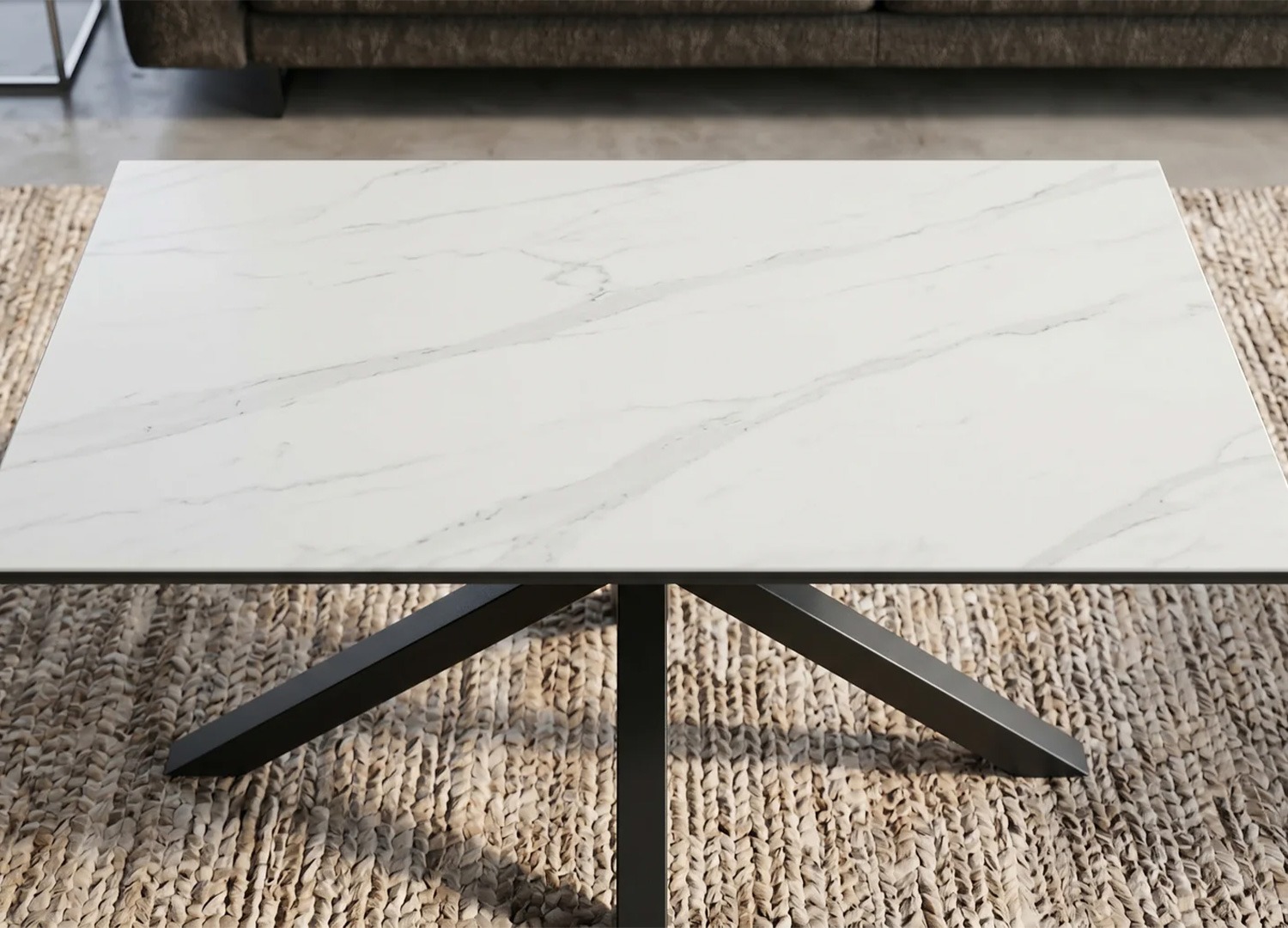 Zoom sur le plateau en céramique effet marbre blanc de la table basse KAVEN