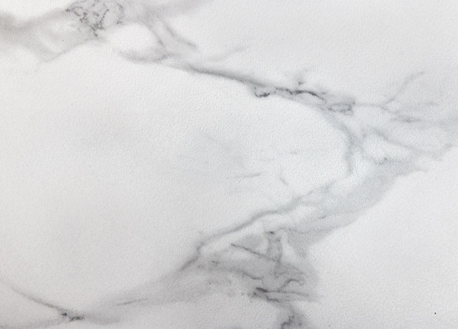 Zoom sur le plateau blanc effet marbre de la table basse ORBIS 90 cm