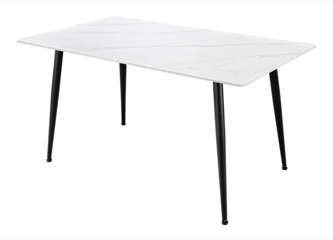 Table KAVEN 140 cm en céramique blanche effet marbre avec pieds noirs en métal