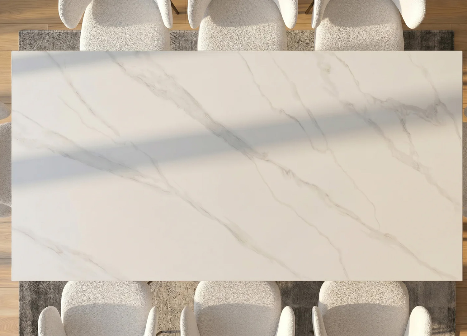 Vue de dessus du plateau rectangulaire en céramique effet marbre blanc de la table KAVEN 180 cm