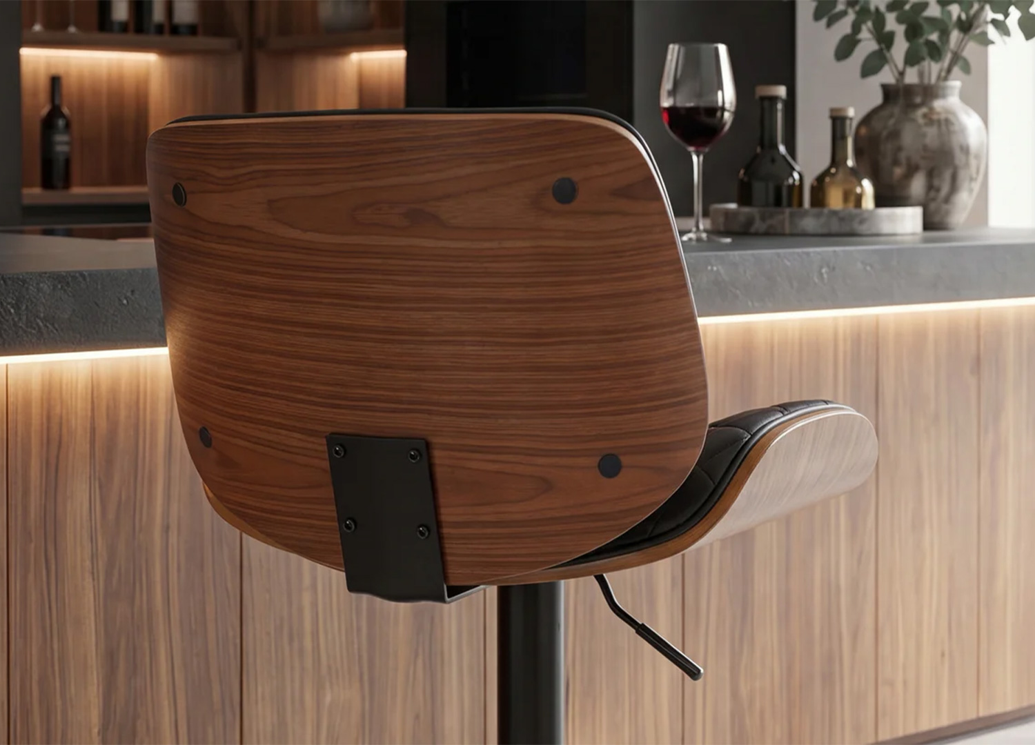 Dos du tabouret de bar ARMAN avec coque en bois aspect noyer