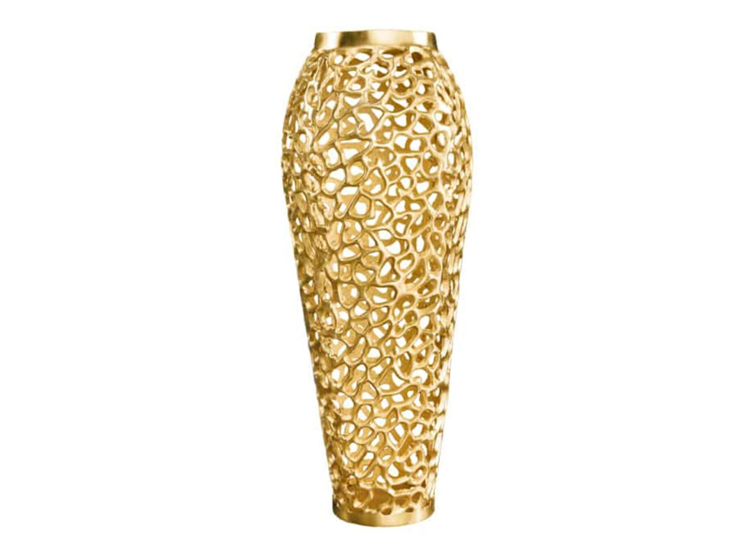 Vase décoratif CORALIA 65 cm en aluminium doré ajouré présenté sur fond blanc